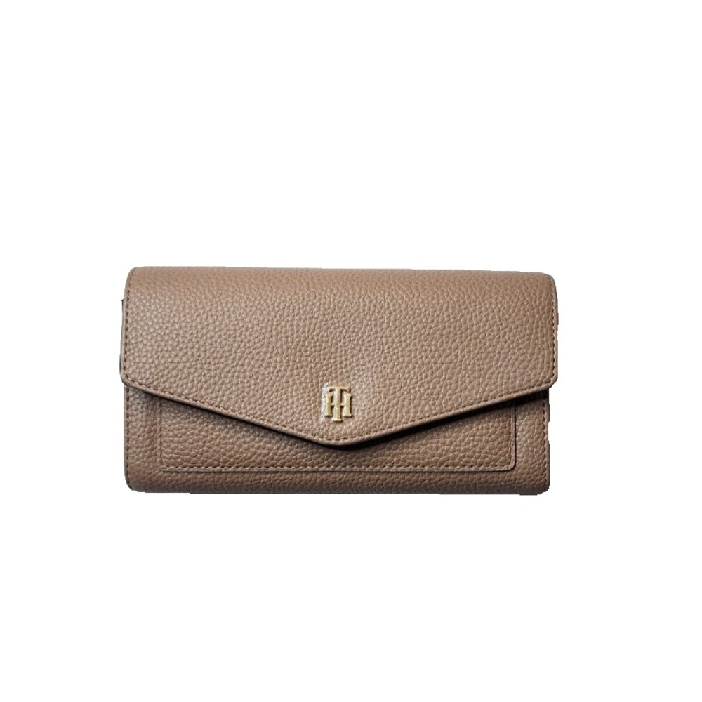 Tommy Hilfiger Womens Bifold Wallet Snap Closure NWT